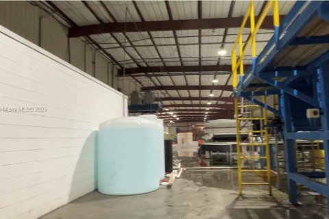 Propiedad comercial en venta en Clewiston, Florida № 1973362 - foto 27