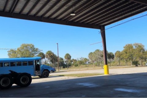 Propiedad comercial en venta en Clewiston, Florida № 1973362 - foto 24