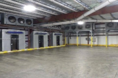 Propiedad comercial en venta en Clewiston, Florida № 1973362 - foto 15