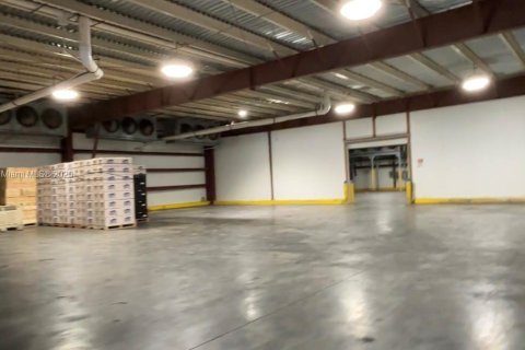 Propiedad comercial en venta en Clewiston, Florida № 1973362 - foto 14