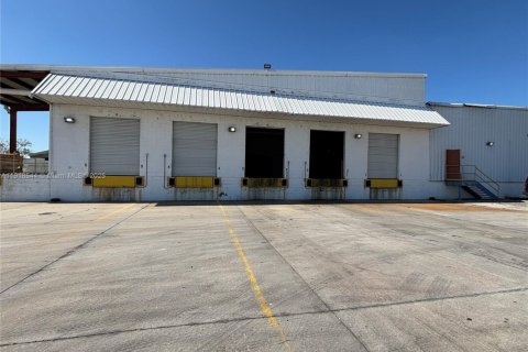 Propiedad comercial en venta en Clewiston, Florida № 1973362 - foto 19