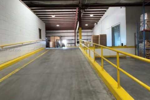 Propiedad comercial en venta en Clewiston, Florida № 1973362 - foto 11