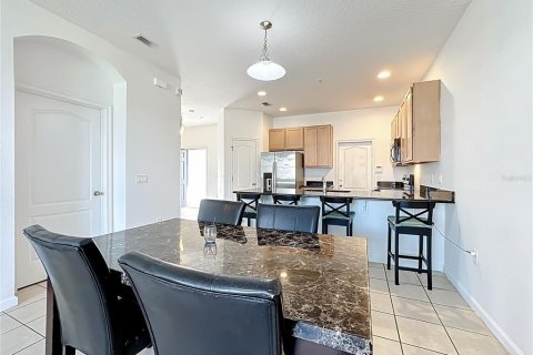 Townhouse in Ocoee, Florida 4 bedrooms, 166.2 sq.m. № 2143420 - photo 10