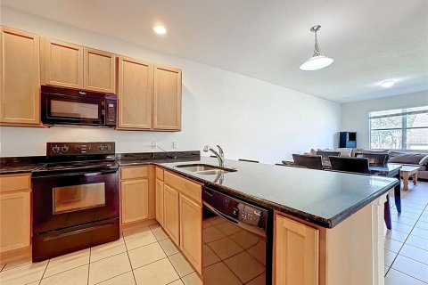 Townhouse in Ocoee, Florida 4 bedrooms, 166.2 sq.m. № 2143420 - photo 2