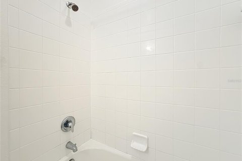 Townhouse in Ocoee, Florida 4 bedrooms, 166.2 sq.m. № 2143420 - photo 25