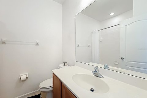 Townhouse in Ocoee, Florida 4 bedrooms, 166.2 sq.m. № 2143420 - photo 24