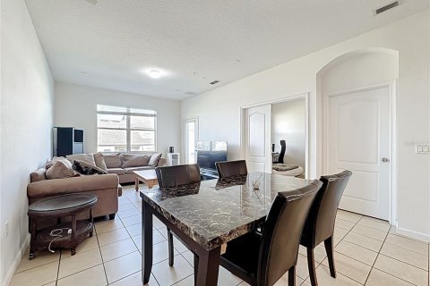 Townhouse in Ocoee, Florida 4 bedrooms, 166.2 sq.m. № 2143420 - photo 9