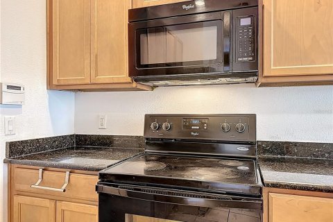 Townhouse in Ocoee, Florida 4 bedrooms, 166.2 sq.m. № 2143420 - photo 5