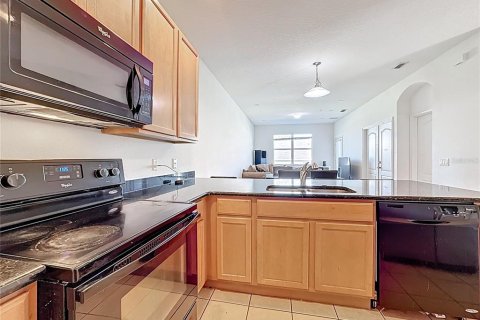 Townhouse in Ocoee, Florida 4 bedrooms, 166.2 sq.m. № 2143420 - photo 6