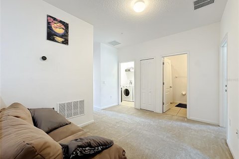 Townhouse in Ocoee, Florida 4 bedrooms, 166.2 sq.m. № 2143420 - photo 18