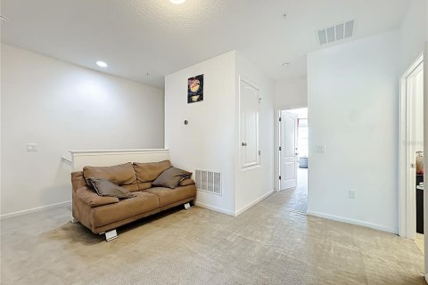 Townhouse in Ocoee, Florida 4 bedrooms, 166.2 sq.m. № 2143420 - photo 19