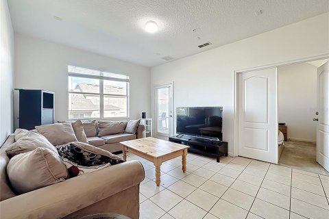 Townhouse in Ocoee, Florida 4 bedrooms, 166.2 sq.m. № 2143420 - photo 11
