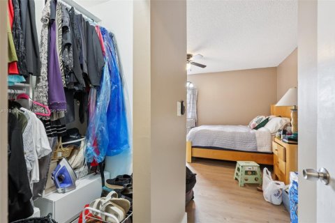 Villa ou maison à vendre à Miami, Floride: 2 chambres, 88.44 m2 № 1974182 - photo 18