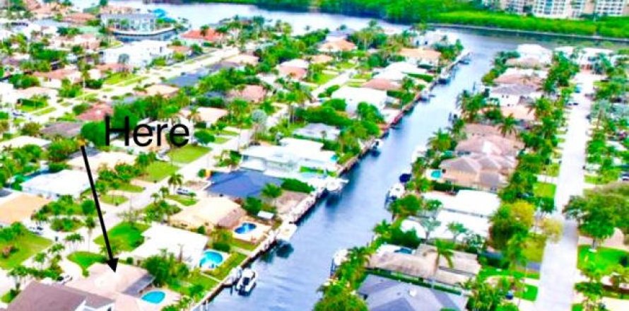House in Boca Raton, Florida 3 bedrooms, 161.56 sq.m. № 850129