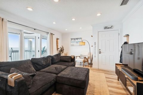 Condo in Saint Petersburg, Florida, 1 bedroom  № 2212136 - photo 10