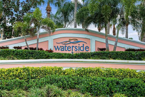 Condo in Saint Petersburg, Florida, 1 bedroom  № 2212136 - photo 29