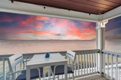 Condo in Saint Petersburg, Florida, 1 bedroom  № 2212136