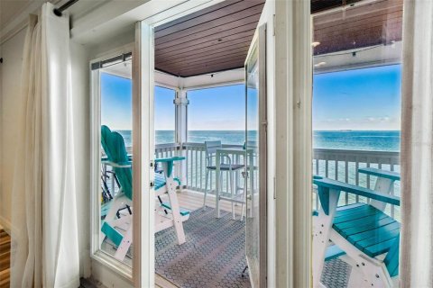 Condo in Saint Petersburg, Florida, 1 bedroom  № 2212136 - photo 4