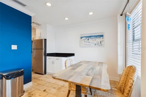 Condo in Saint Petersburg, Florida, 1 bedroom  № 2212136 - photo 13