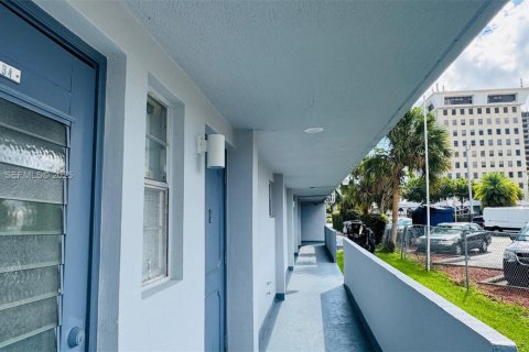 Copropriété à vendre à Hallandale Beach, Floride: 1 chambre, 62.99 m2 № 1985776 - photo 19
