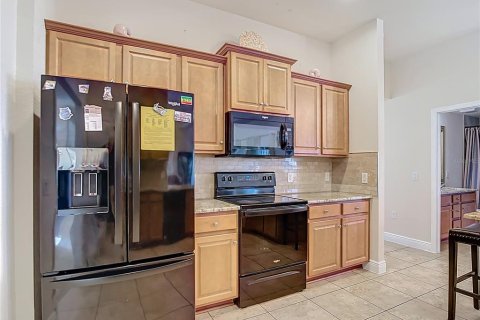 House in Punta Gorda, Florida 4 bedrooms, 213.77 sq.m. № 1815541 - photo 18