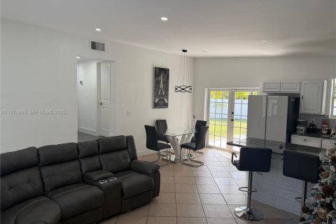 Villa ou maison à louer à Homestead, Floride: 3 chambres, 103.31 m2 № 1976673 - photo 6