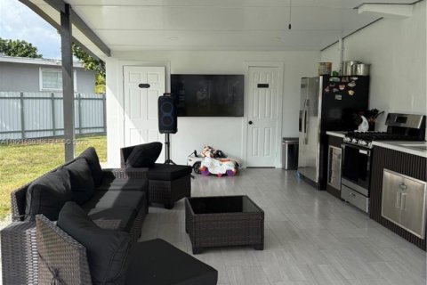 Villa ou maison à louer à Homestead, Floride: 3 chambres, 103.31 m2 № 1976673 - photo 21