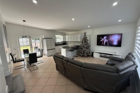 Villa ou maison à louer à Homestead, Floride: 3 chambres, 103.31 m2 № 1976673 - photo 5