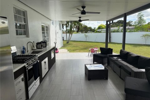 Villa ou maison à louer à Homestead, Floride: 3 chambres, 103.31 m2 № 1976673 - photo 24