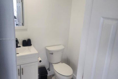 Villa ou maison à louer à Homestead, Floride: 3 chambres, 103.31 m2 № 1976673 - photo 27