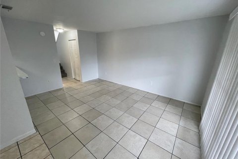 Townhouse in Tampa, Florida 2 bedrooms, 99.31 sq.m. № 1888555 - photo 6