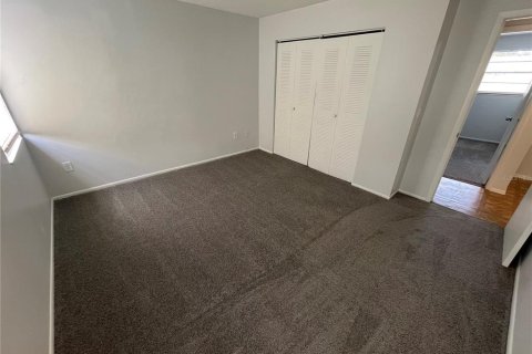 Townhouse in Tampa, Florida 2 bedrooms, 99.31 sq.m. № 1888555 - photo 9