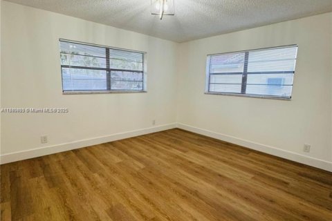 Villa ou maison à vendre à Lauderhill, Floride: 4 chambres, 211.17 m2 № 1954311 - photo 19