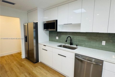 Villa ou maison à vendre à Lauderhill, Floride: 4 chambres, 211.17 m2 № 1954311 - photo 6