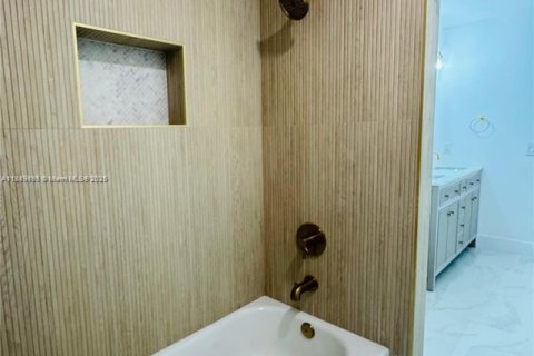 Villa ou maison à vendre à Lauderhill, Floride: 4 chambres, 211.17 m2 № 1954311 - photo 24