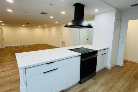 Villa ou maison à vendre à Lauderhill, Floride: 4 chambres, 211.17 m2 № 1954311 - photo 9