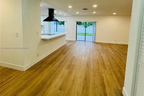 Villa ou maison à vendre à Lauderhill, Floride: 4 chambres, 211.17 m2 № 1954311 - photo 5