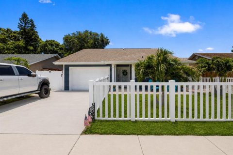 Casa en venta en Largo, Florida, 3 dormitorios, 125.23 m2 № 2200824 - foto 2