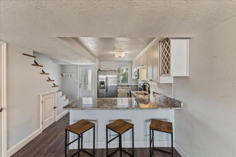 Condo in New Smyrna Beach, Florida, 2 bedrooms  № 2393532 - photo 7
