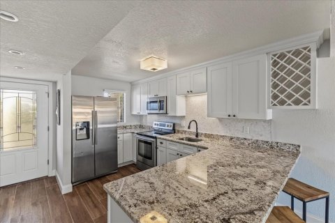 Condo in New Smyrna Beach, Florida, 2 bedrooms  № 2393532 - photo 5