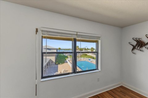 Condo in New Smyrna Beach, Florida, 2 bedrooms  № 2393532 - photo 16