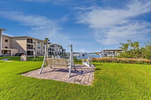 Condo in New Smyrna Beach, Florida, 2 bedrooms  № 2393532 - photo 26