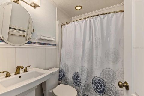 Condo in New Smyrna Beach, Florida, 2 bedrooms  № 2393532 - photo 18