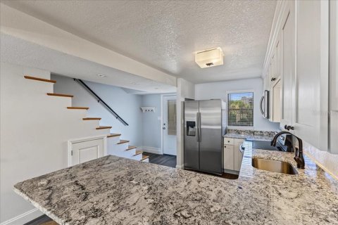 Condo in New Smyrna Beach, Florida, 2 bedrooms  № 2393532 - photo 3