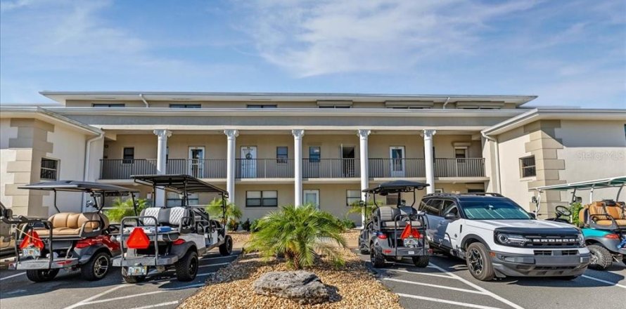 Condo in New Smyrna Beach, Florida, 2 bedrooms  № 2393532