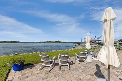 Condo in New Smyrna Beach, Florida, 2 bedrooms  № 2393532 - photo 27