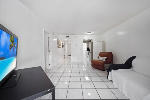 Condominio en venta en Plantation, Florida, 2 dormitorios, 90.12 m2 № 2243358 - foto 8