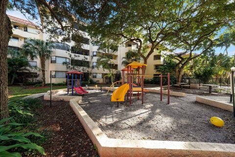 Condominio en venta en Plantation, Florida, 2 dormitorios, 90.12 m2 № 2243358 - foto 30