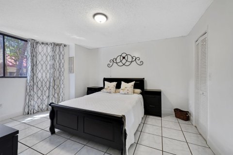 Condominio en venta en Plantation, Florida, 2 dormitorios, 90.12 m2 № 2243358 - foto 11