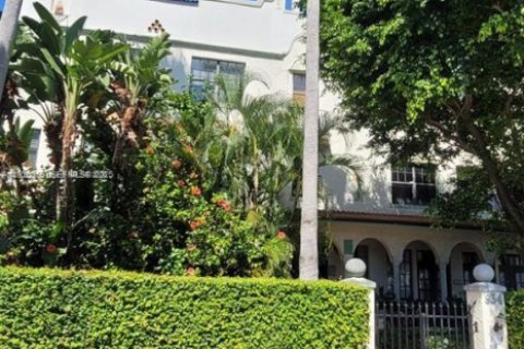 Condominio en venta en Miami Beach, Florida, 1 dormitorio, 82.5 m2 № 2034248 - foto 2